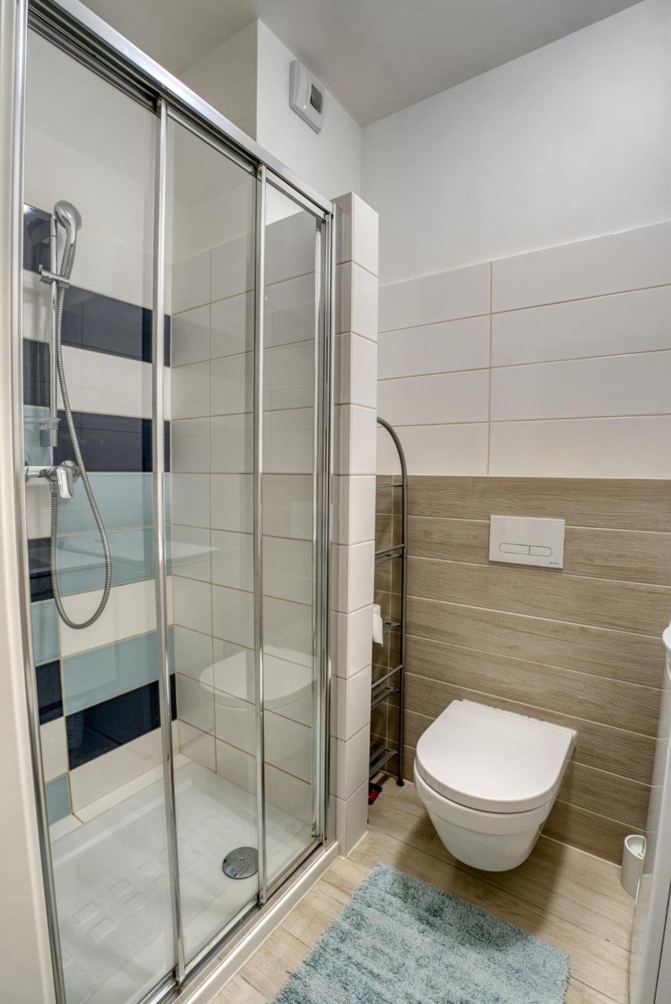 Aquamarina Onyx 18 *